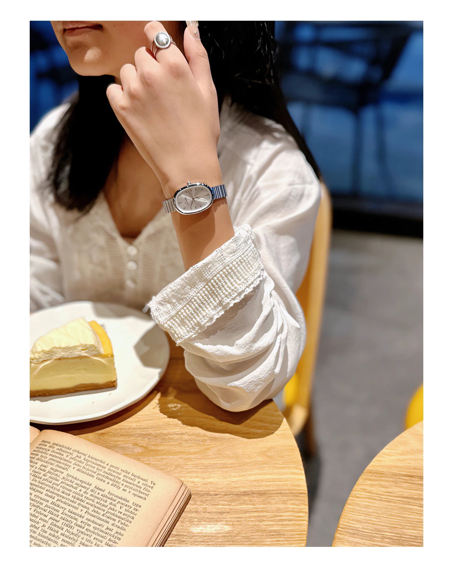 Fashionable Women's Watch