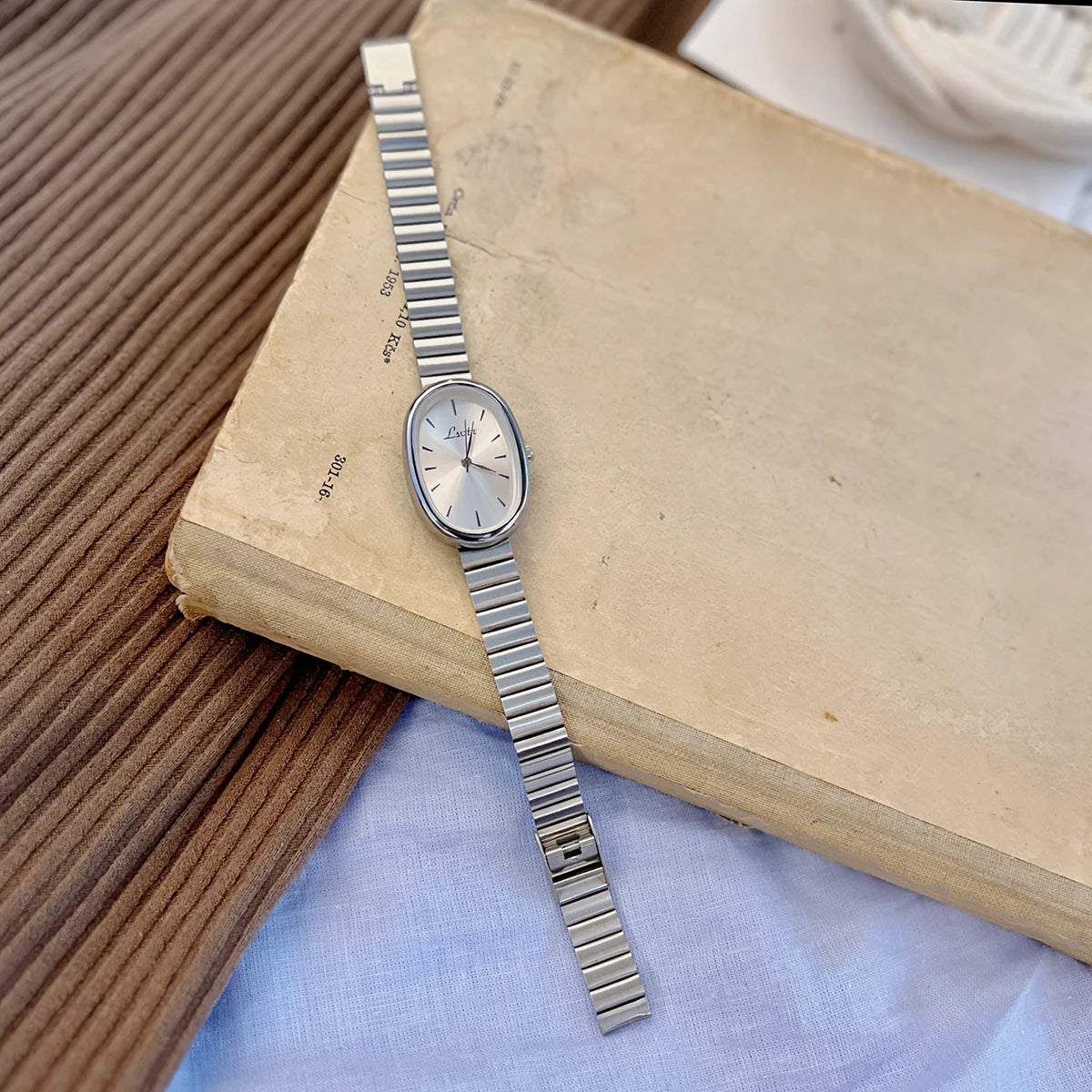 Fashionable Women's Watch