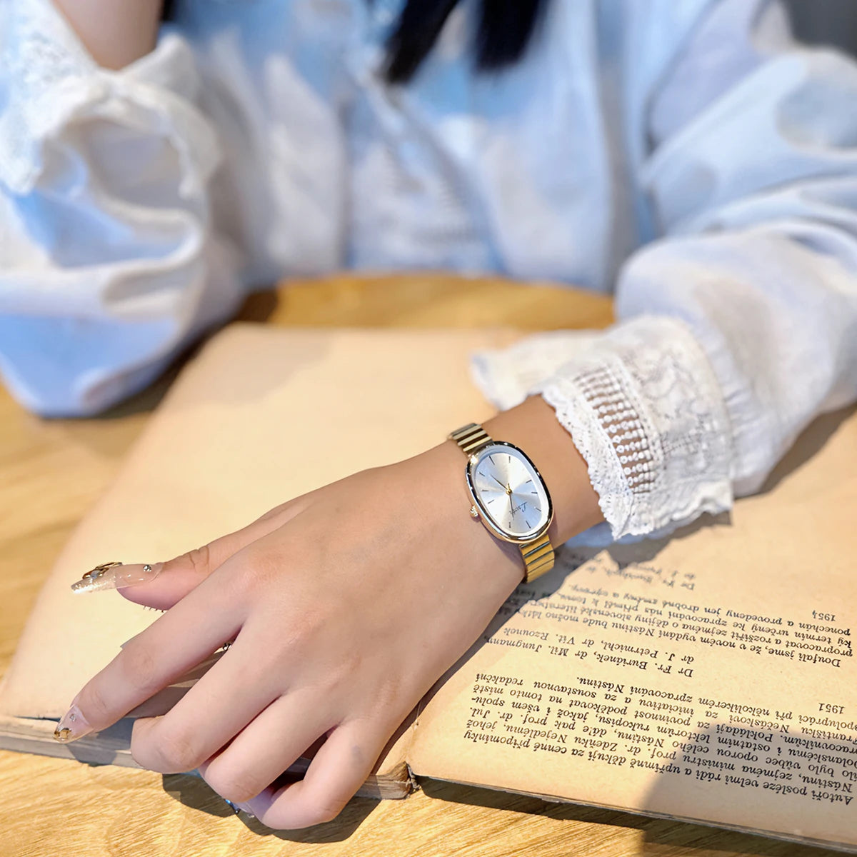Fashionable Women's Watch