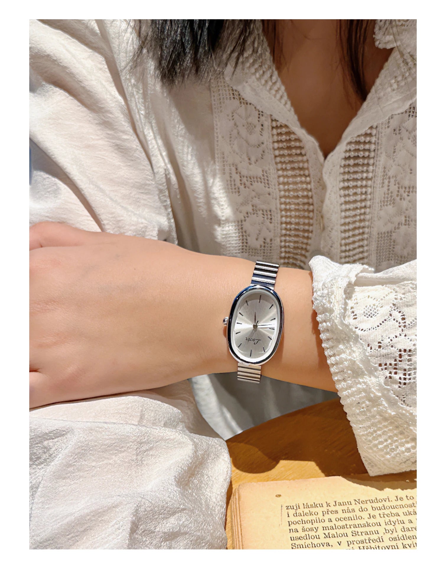 Fashionable Women's Watch