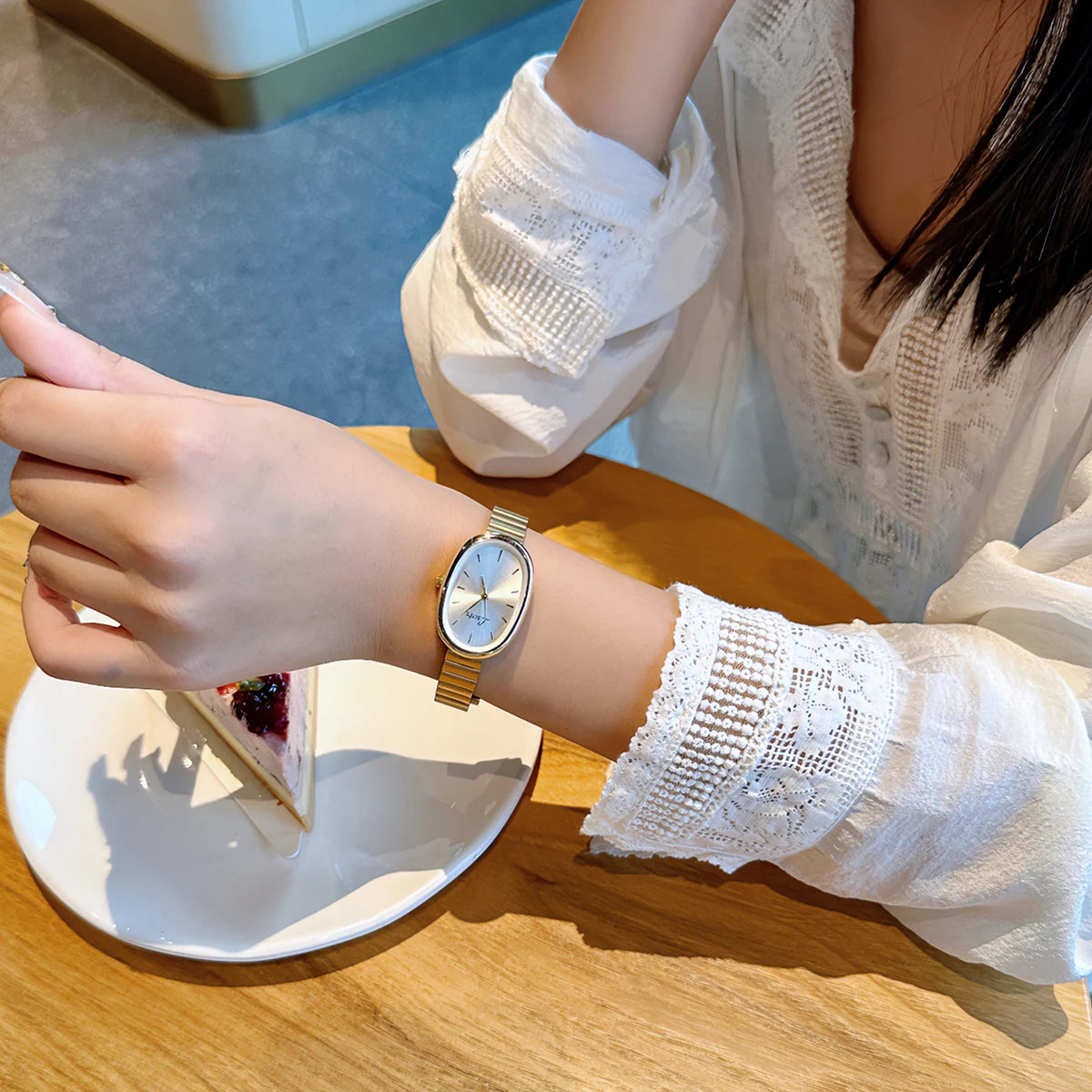 Fashionable Women's Watch